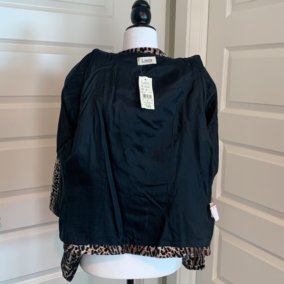 LAURA Women’s Animal Print Jacket - Picture 12 of 16
